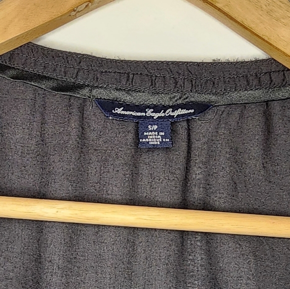 American Eagle Outfitters Small Grey Blouse Short Sleeve Lace Front Tie - Picture 3 of 4